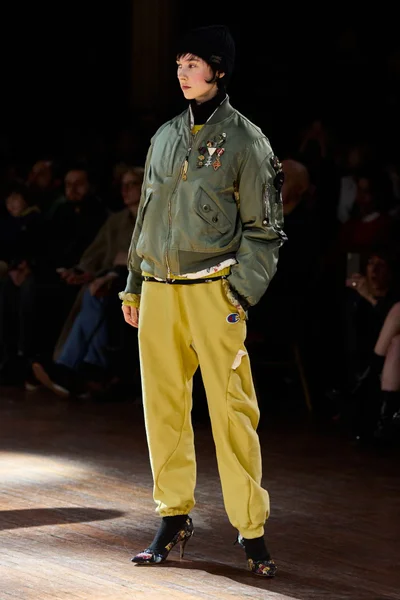 Look 32